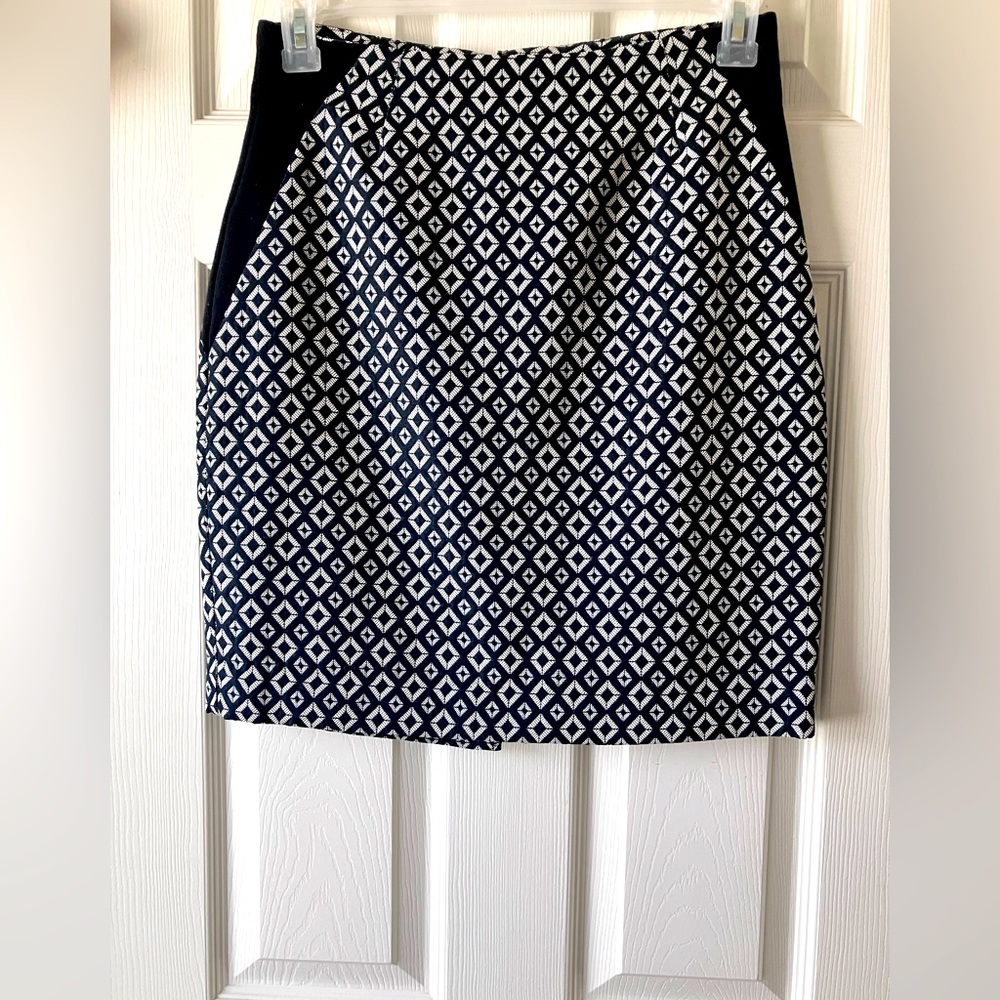 Worthington skirt with pretty pattern.